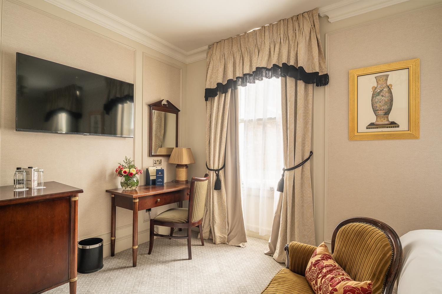 The Leonard London