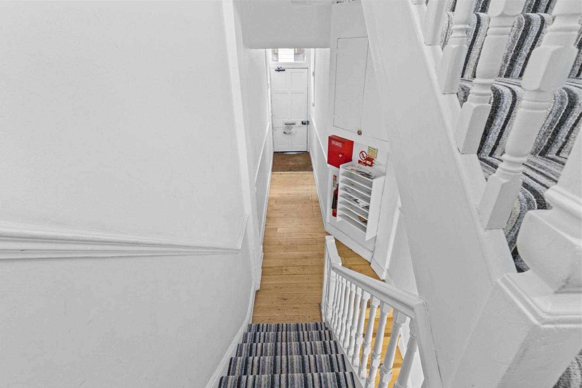 Two Bed By Livestay Short Lets & Serviced Near Oxford Circus London