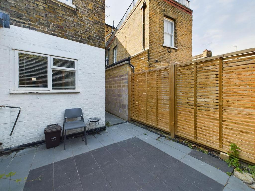 Lägenhet Luxury 4-bedroom Modern Flat In Steps From Station, Sleeps 9 In Style! London