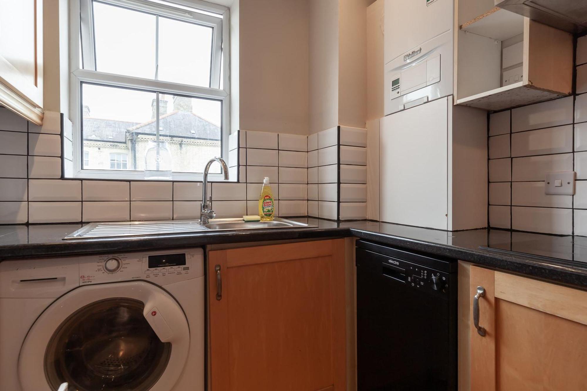 Spacious And Bright 2 Bed Tower Bridge Lägenhet