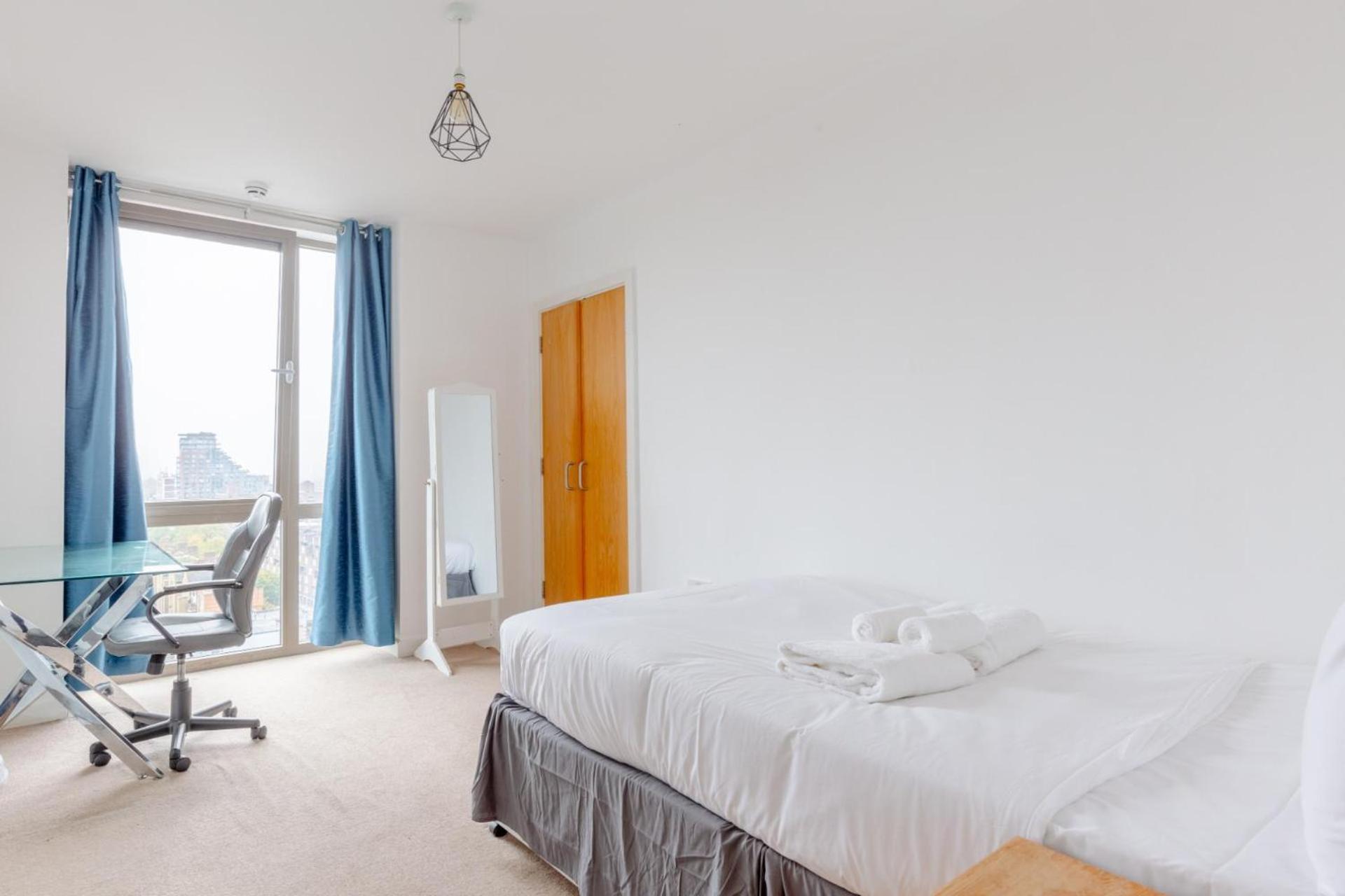 Bright 2 Bed Flat With Views Near Tower Bridge Leilighet London