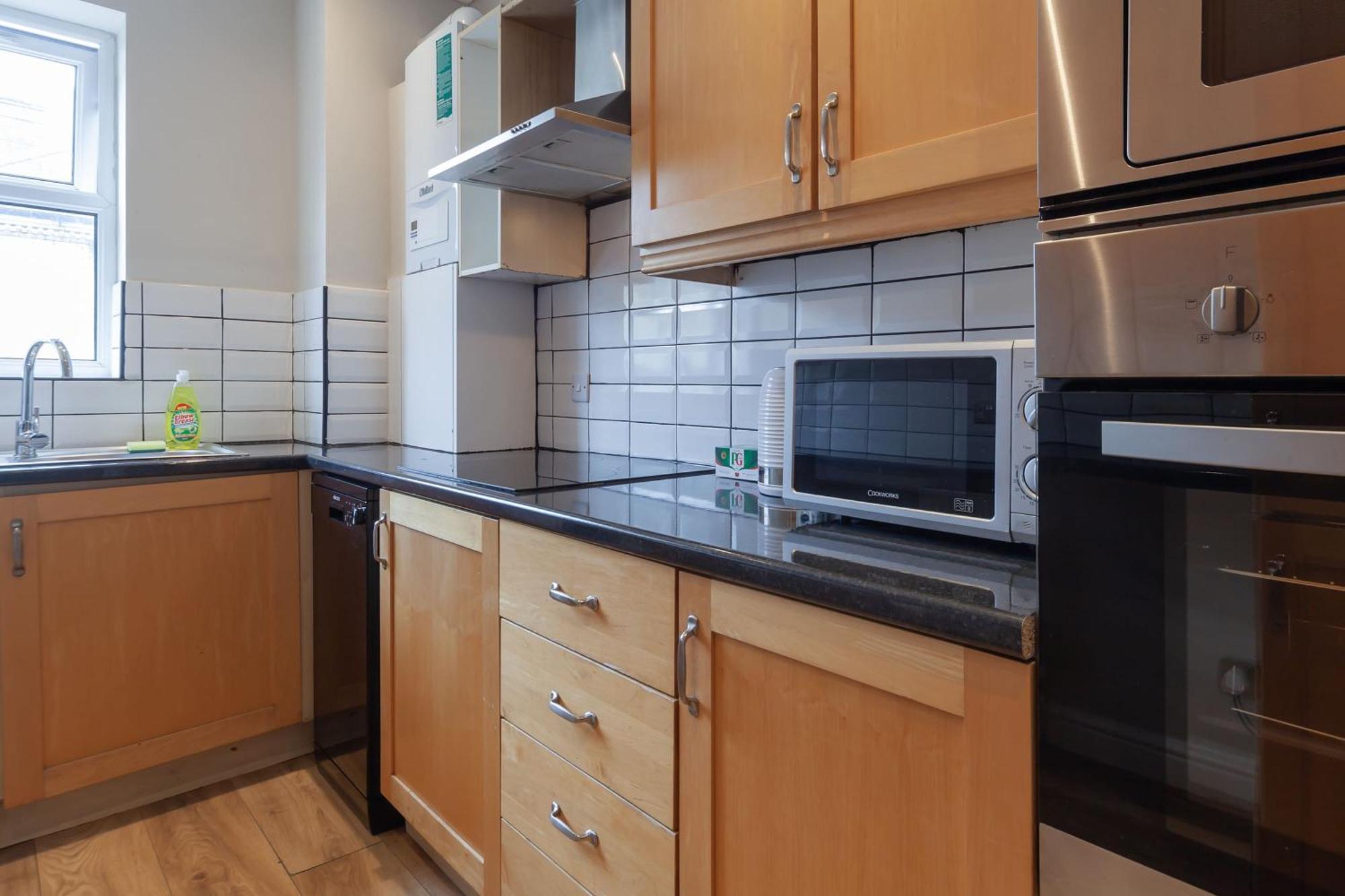 Spacious And Bright 2 Bed Tower Bridge Lägenhet