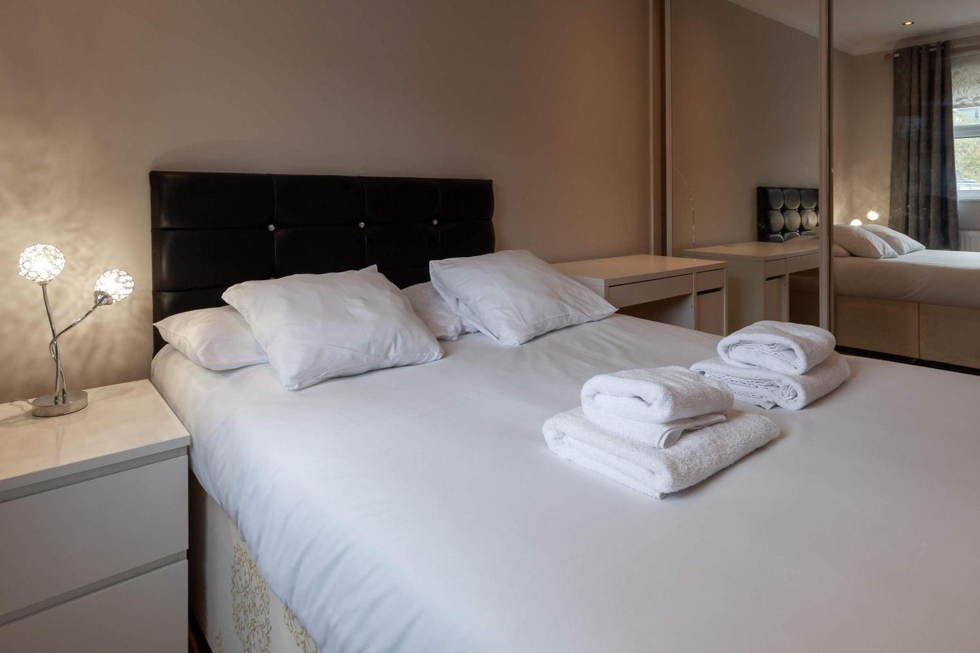 Spacious And Bright 2 Bed Tower Bridge Lägenhet *