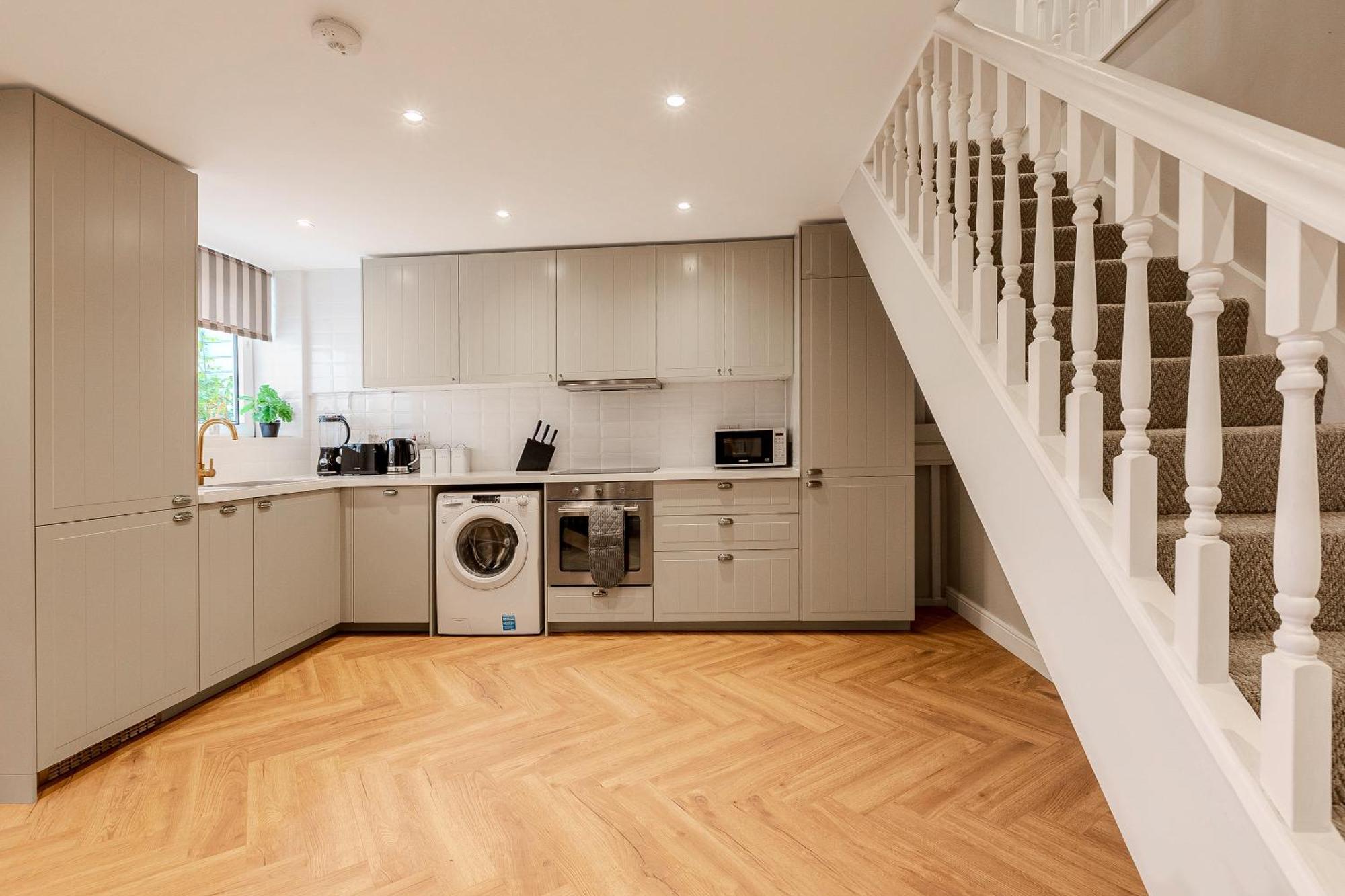 Battersea Spacious Perfect For Family And Groups With Free Parking Sleep 8 Feriehus