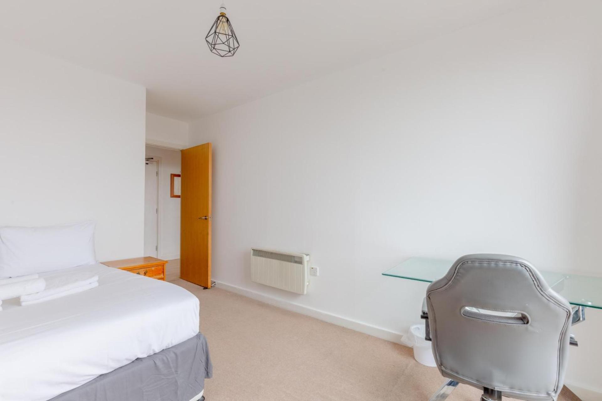 Bright 2 Bed Flat With Views Near Tower Bridge Leilighet London