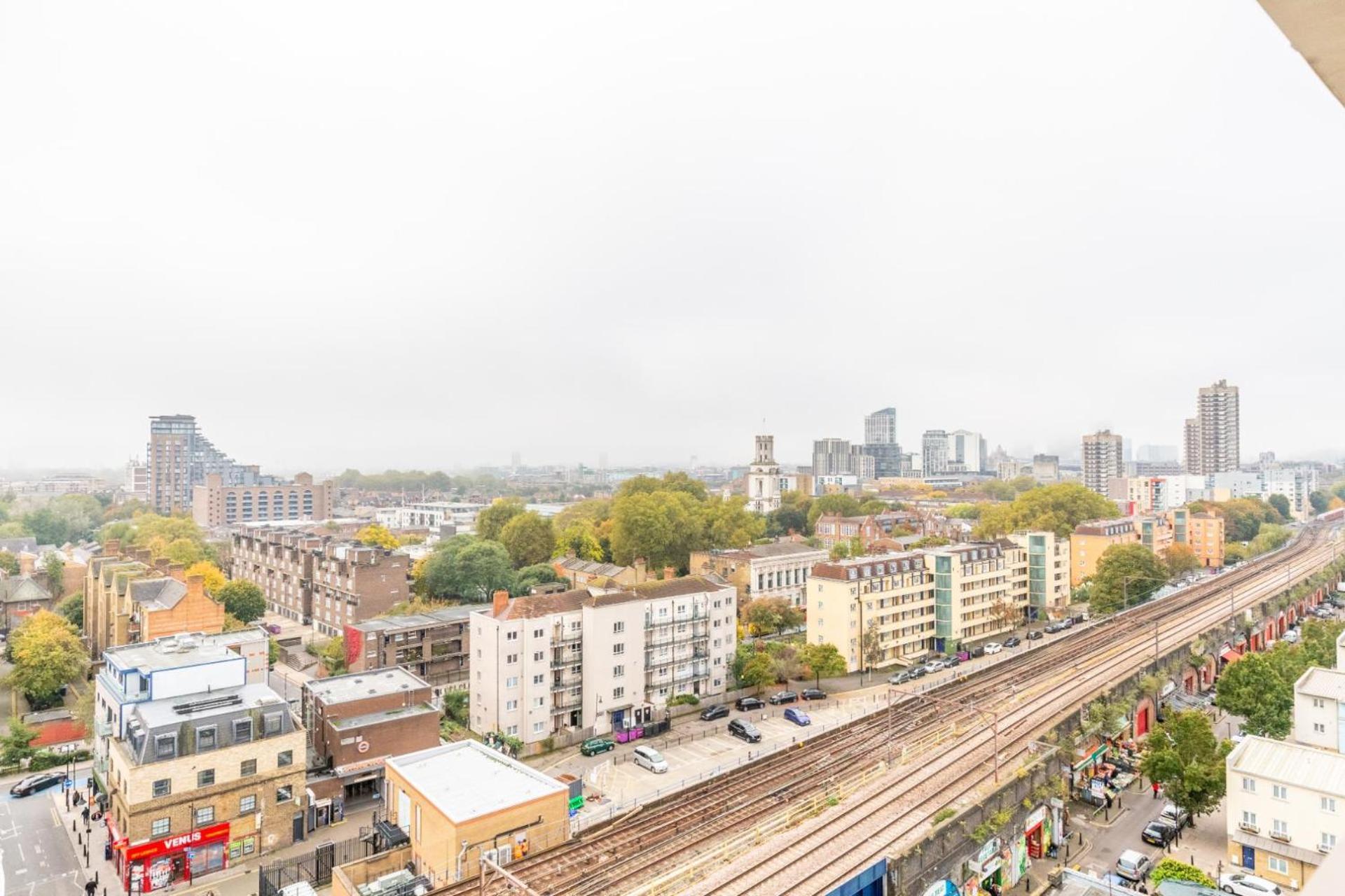 Bright 2 Bed Flat With Views Near Tower Bridge Leilighet London