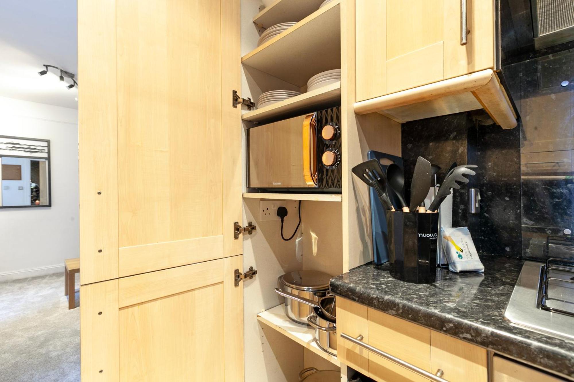 Beautiful 3 Bedroom Flat In Scott Ellis Gardens Lejlighed *