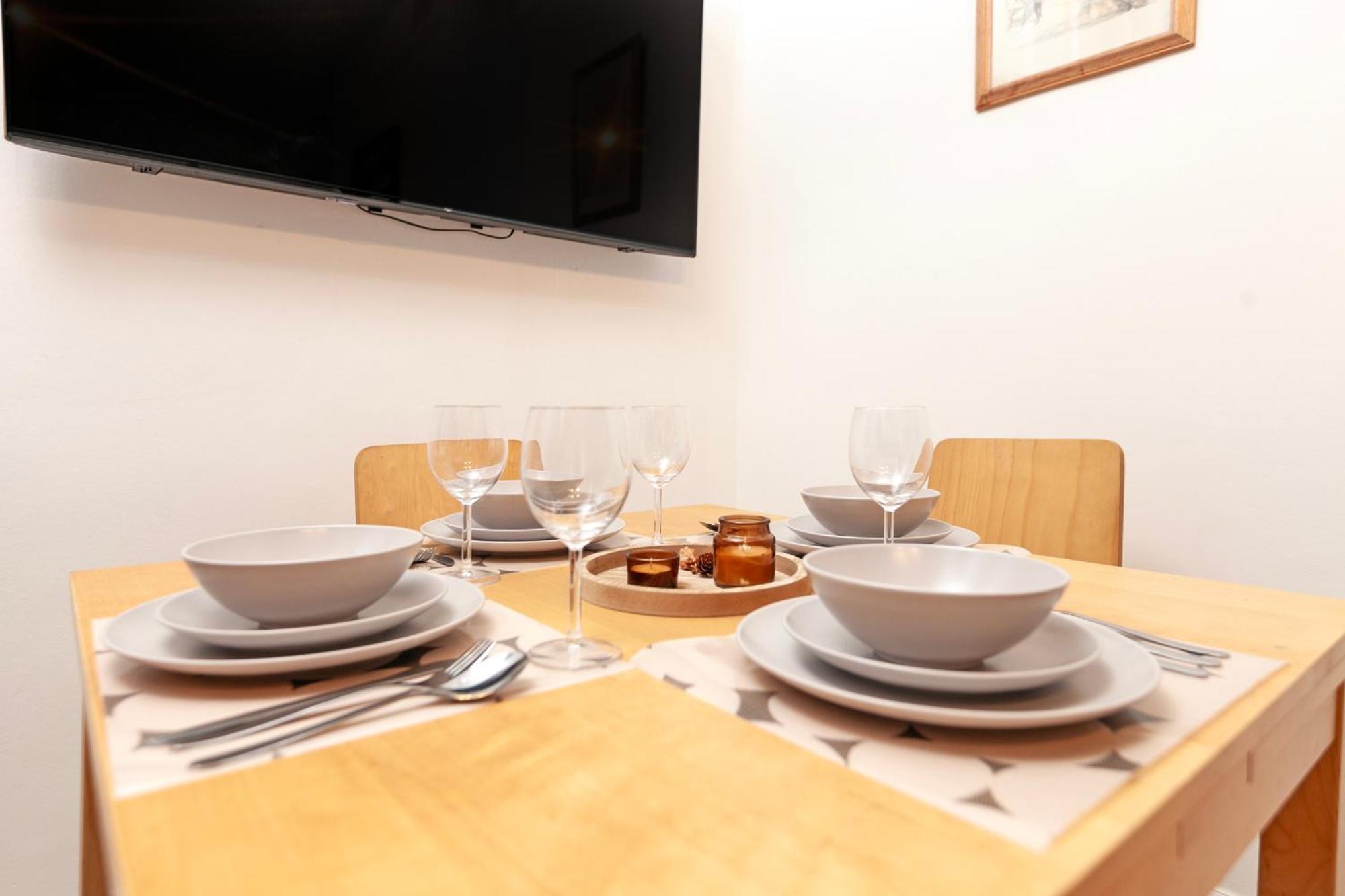 Beautiful 3 Bedroom Flat In Scott Ellis Gardens Londen