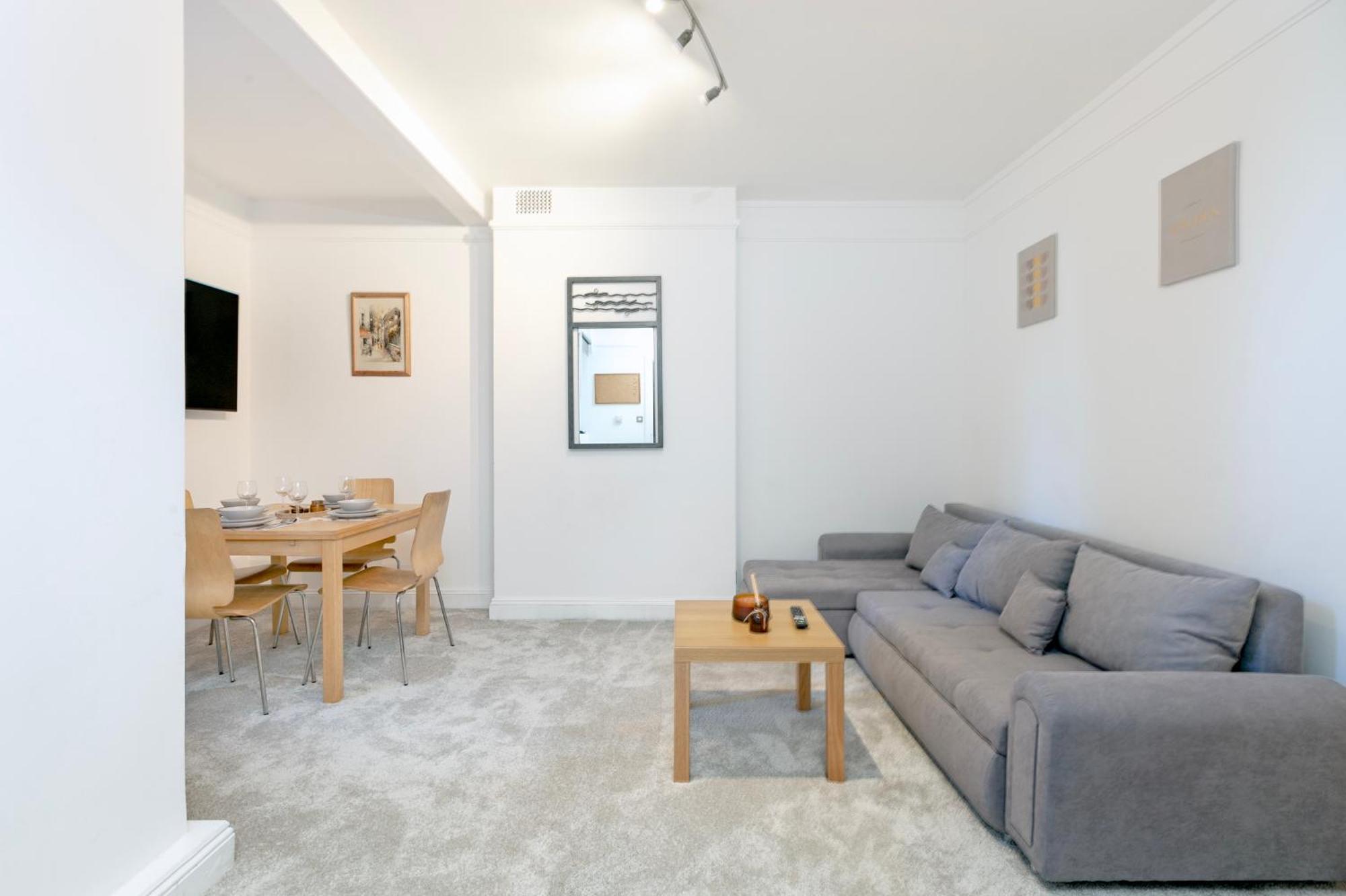 Beautiful 3 Bedroom Flat In Scott Ellis Gardens Lejlighed London
