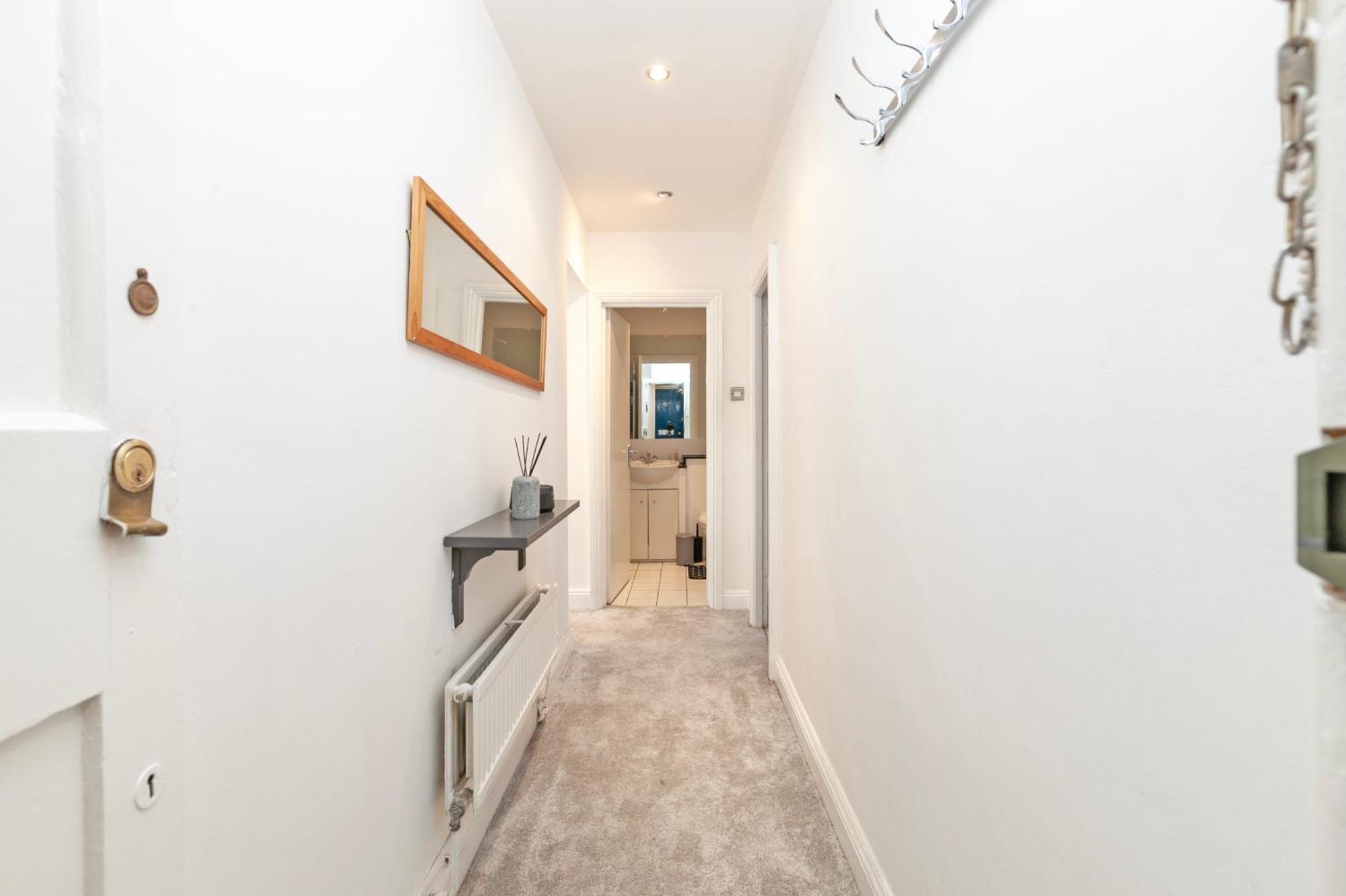 Beautiful 3 Bedroom Flat In Scott Ellis Gardens Appartement Londen