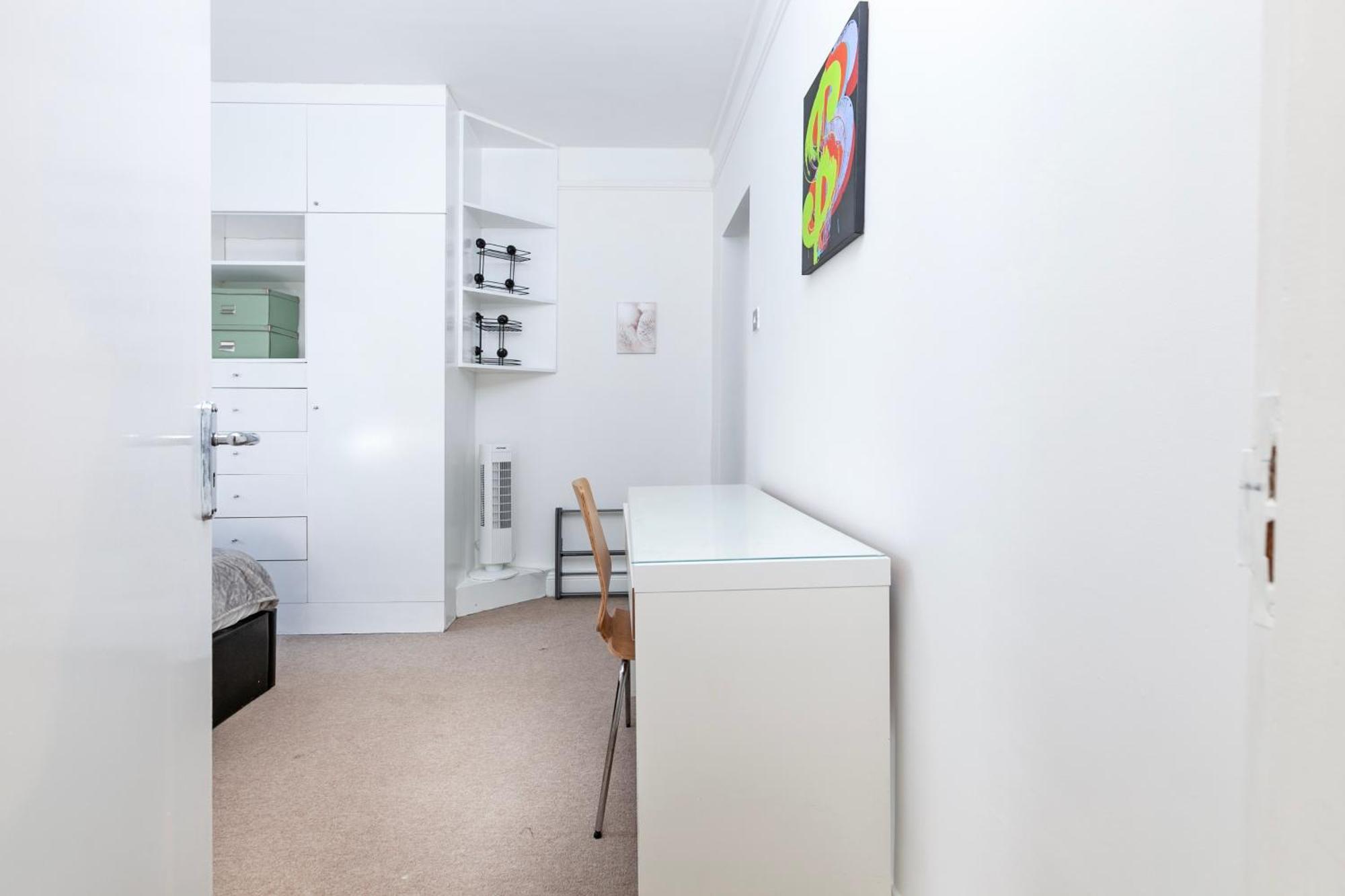 Beautiful 3 Bedroom Flat In Scott Ellis Gardens Appartamento *