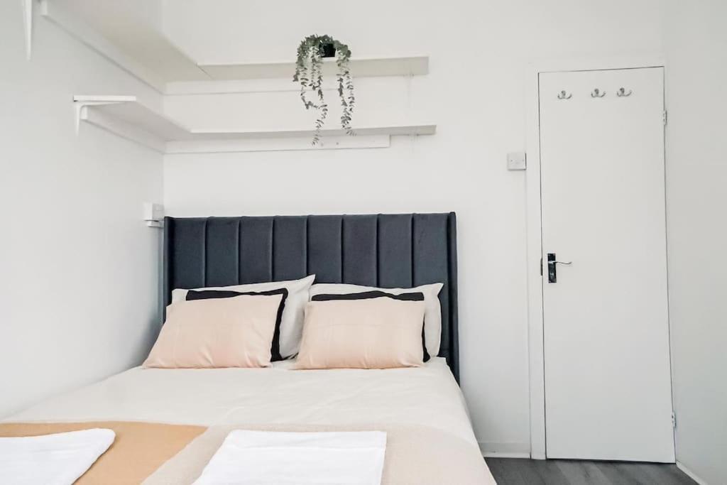 Spacious 3 Bedroom Flat Lejlighed