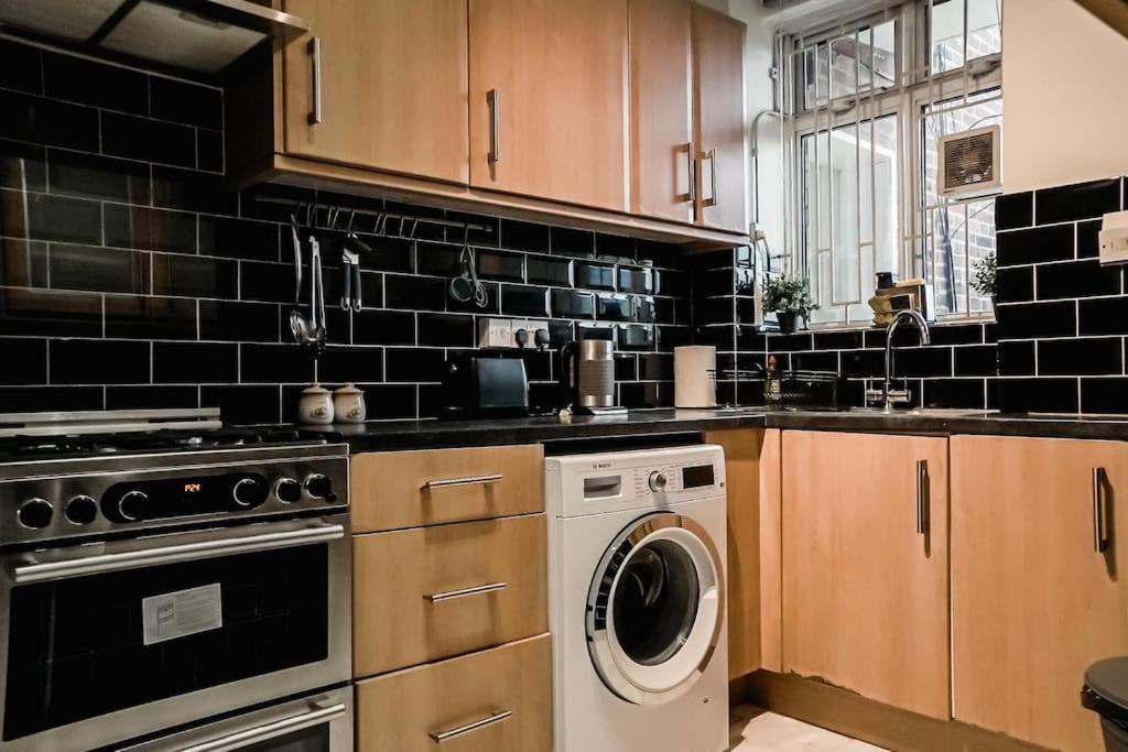 Spacious 3 Bedroom Flat Lejlighed *
