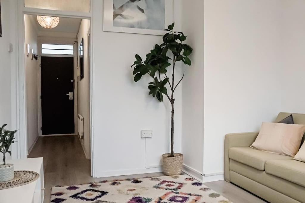 Spacious 3 Bedroom Flat Lejlighed London
