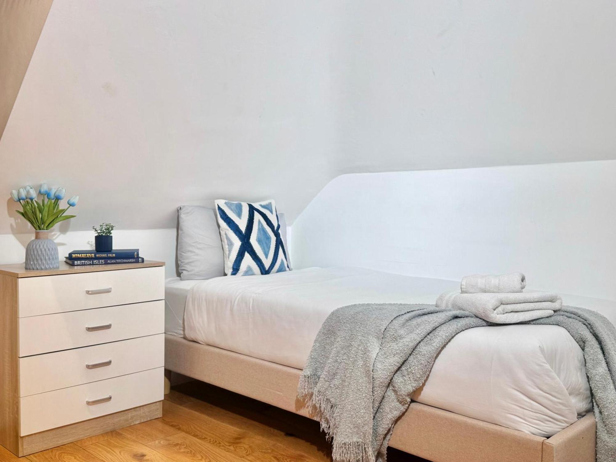 Gasthof En-suites With Free Parking 30min To London
