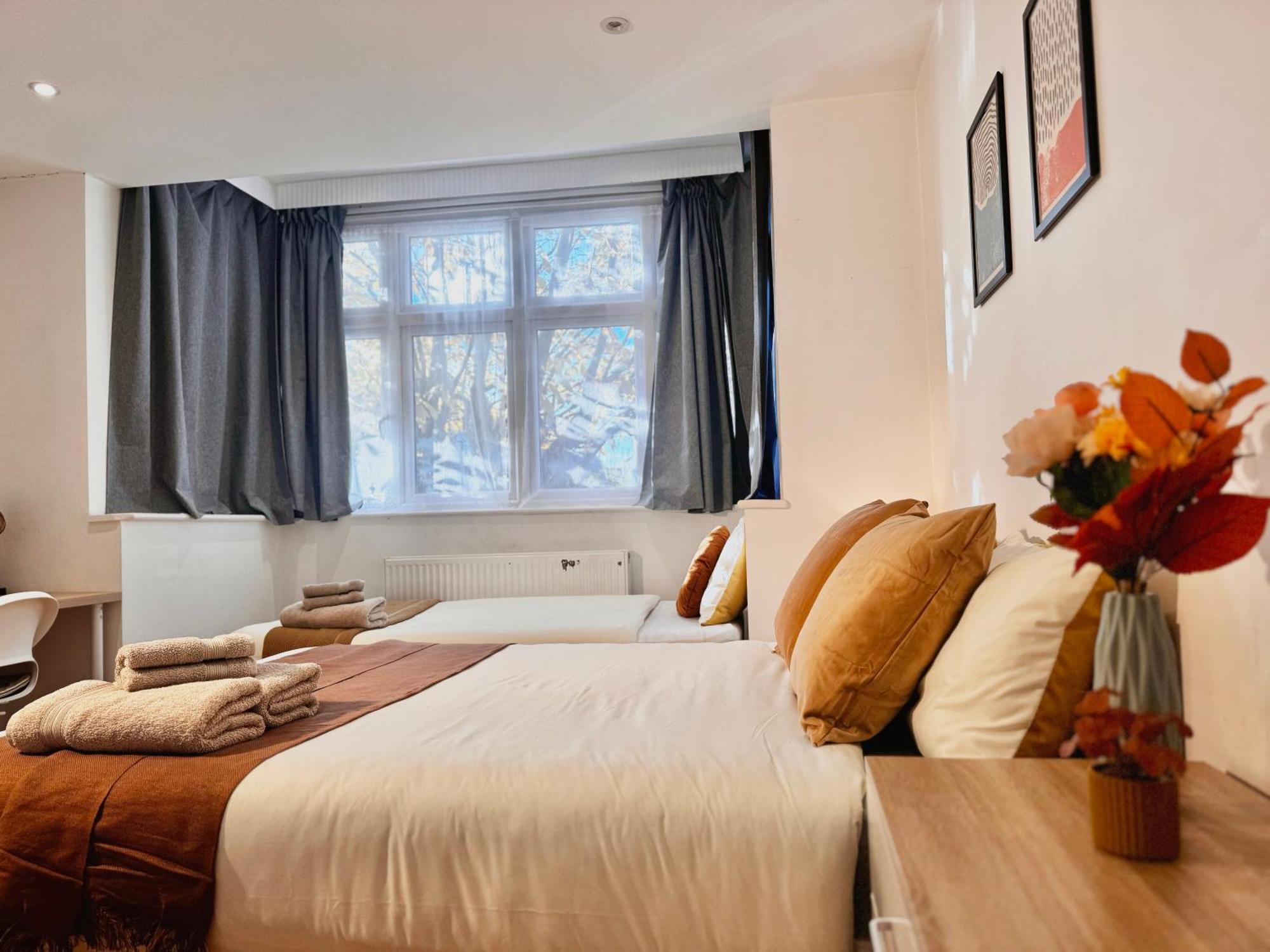 En-suites With Free Parking 30min To Gasthof London