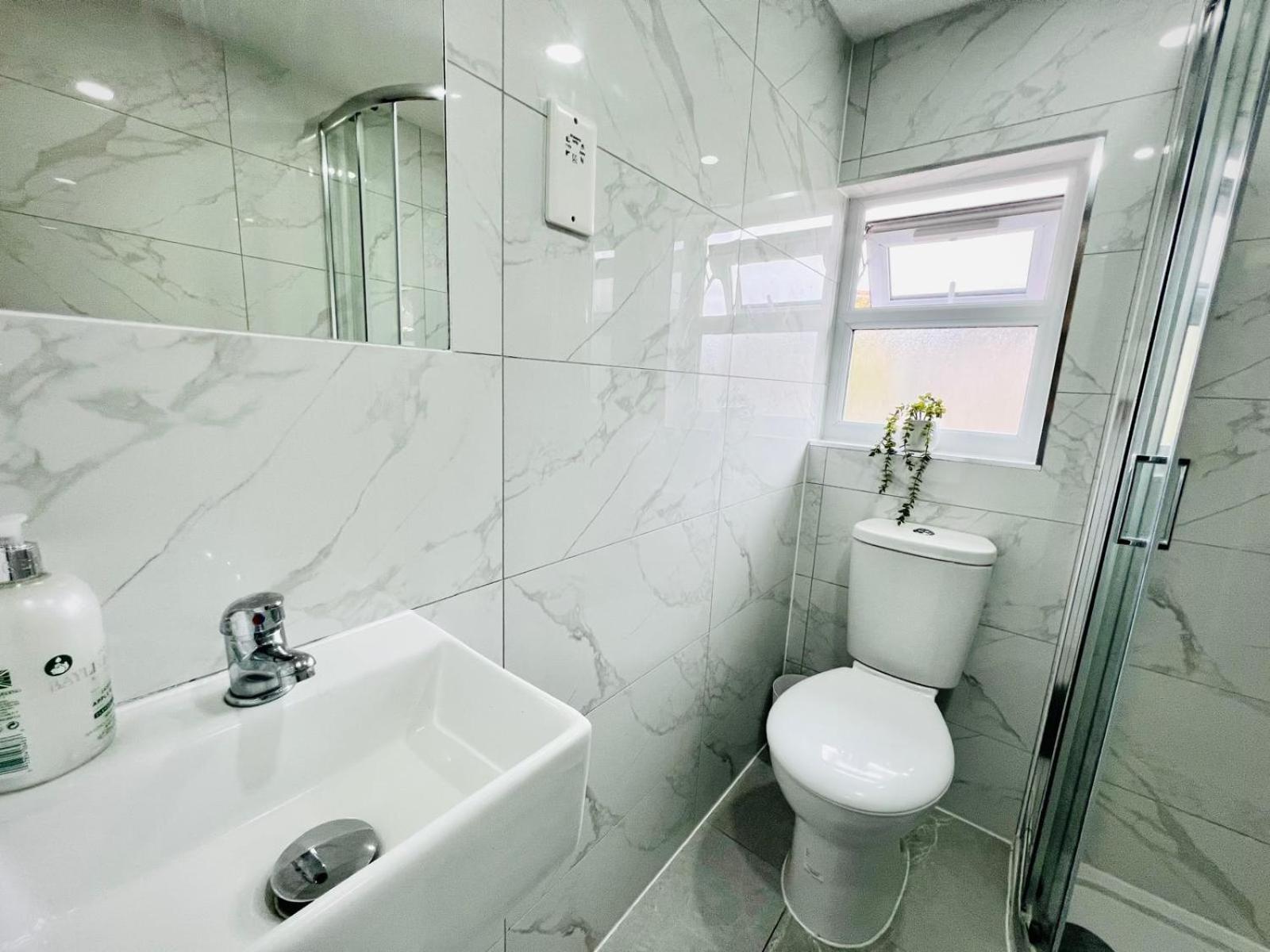 Luxury Flats In London, Ideal For Tourists Lägenhet *