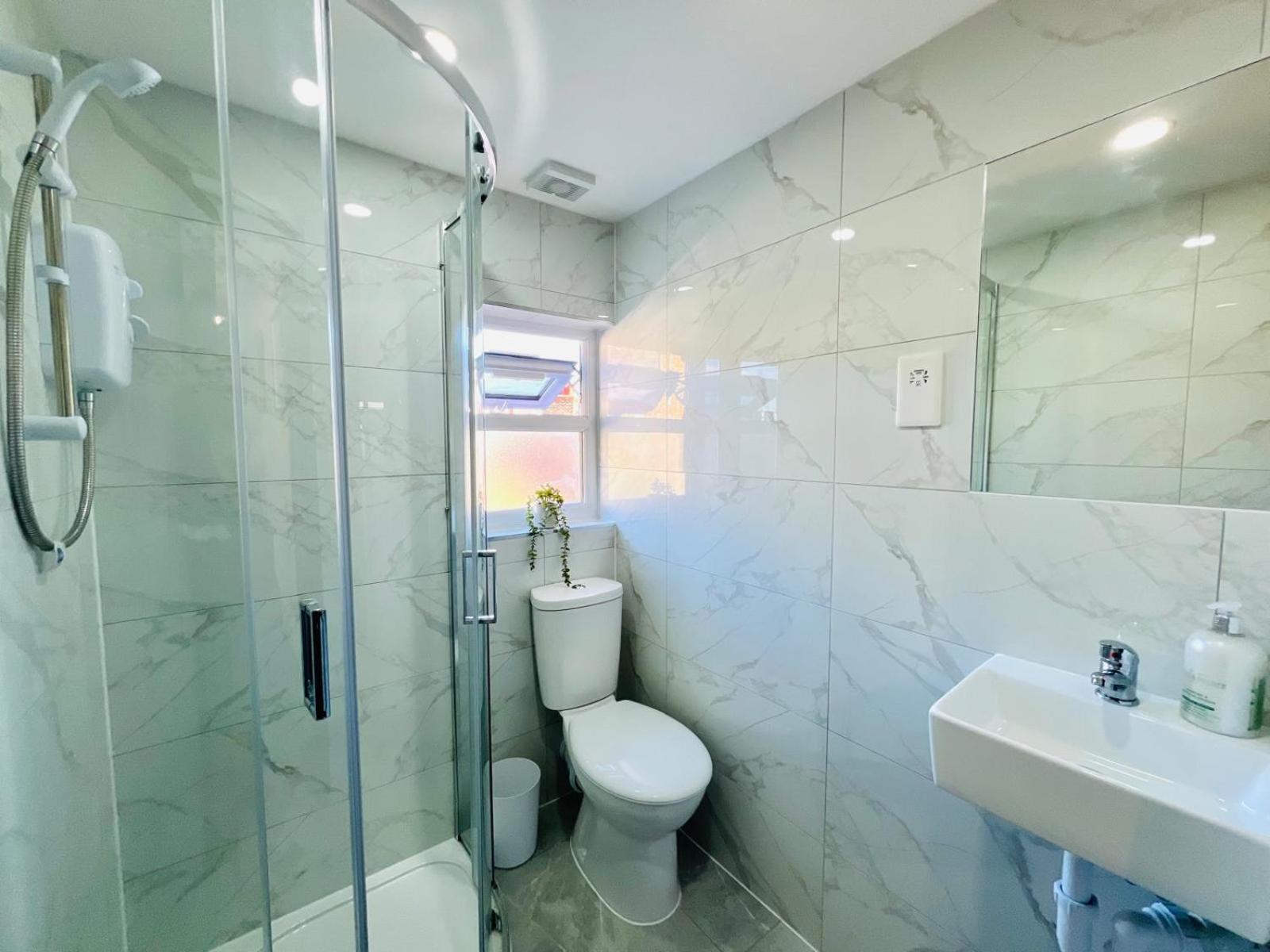 Luxury Flats In London, Ideal For Tourists Lägenhet *