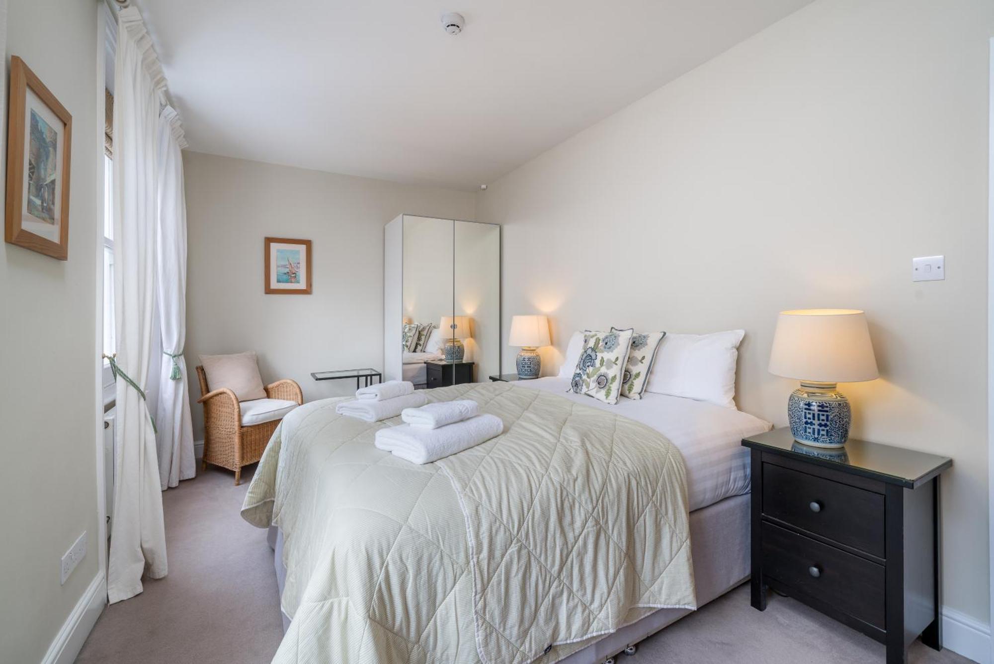 Spacious Flat Near Victoria And Warwick Square Appartement *