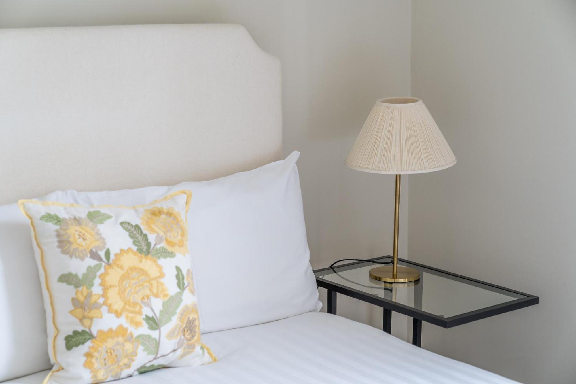 Spacious Flat Near Victoria And Warwick Square Appartement Londres
