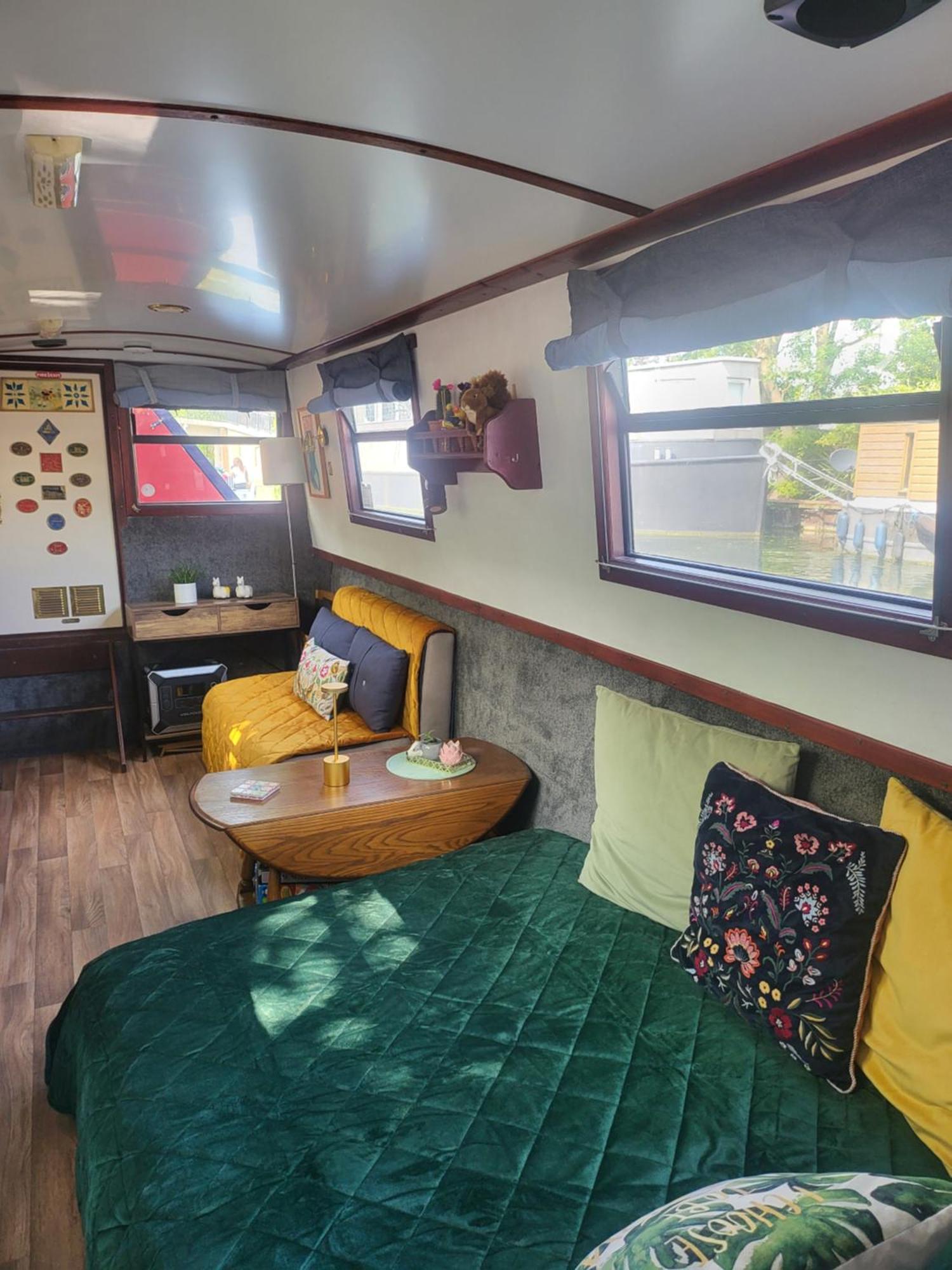 Comfy Canal Boat In Little Venice For Family & Friends Båthotell London
