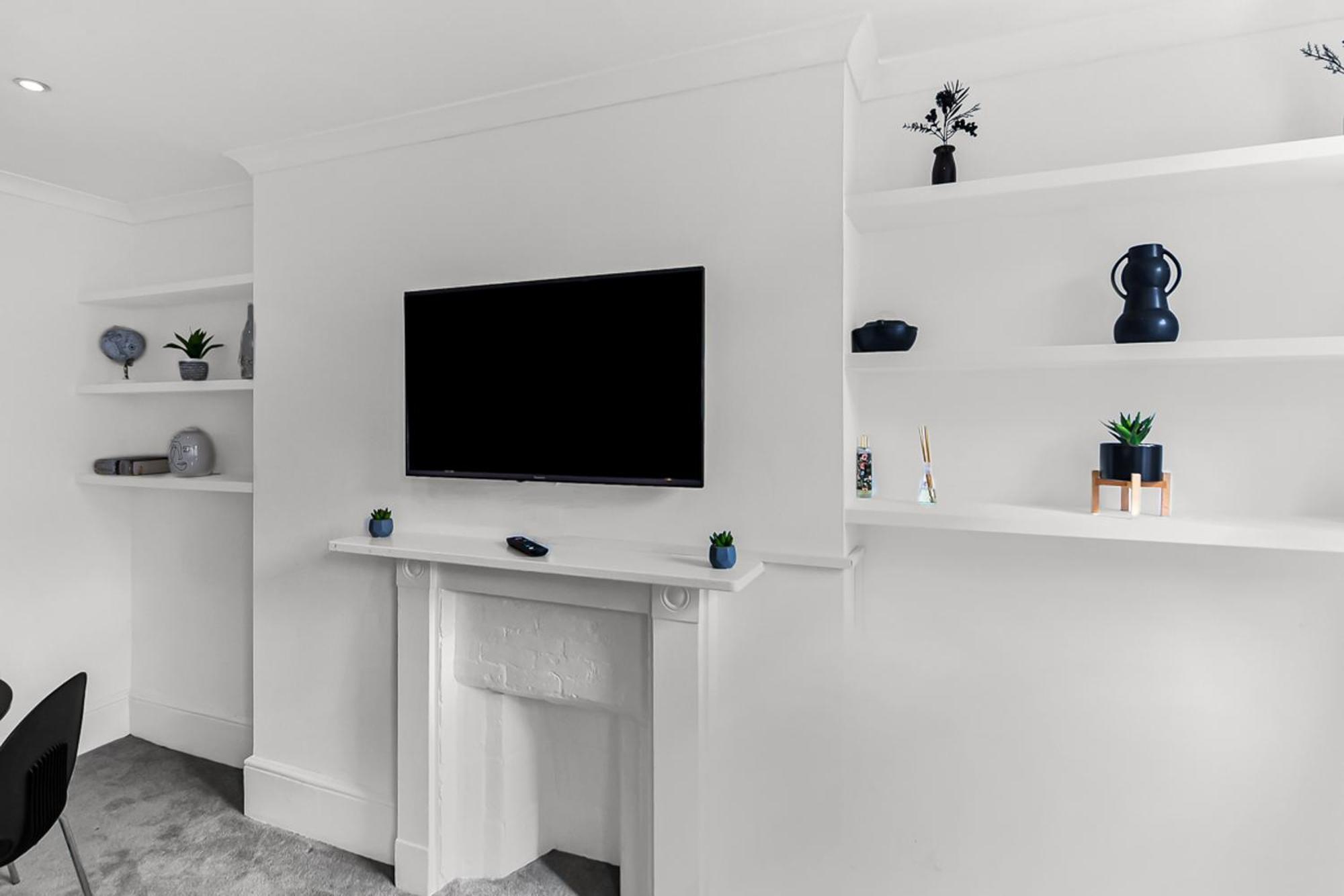 1 Bed Apartment- Marble Arch 5 *