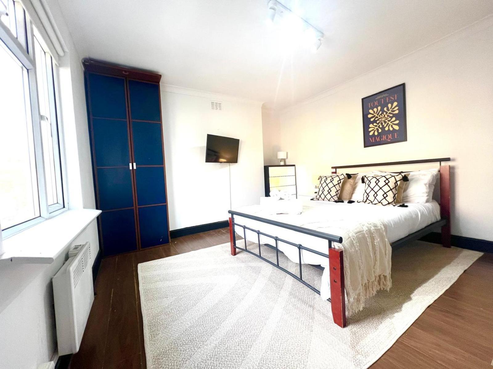 2 Bed Apartment- Camden Town Londra