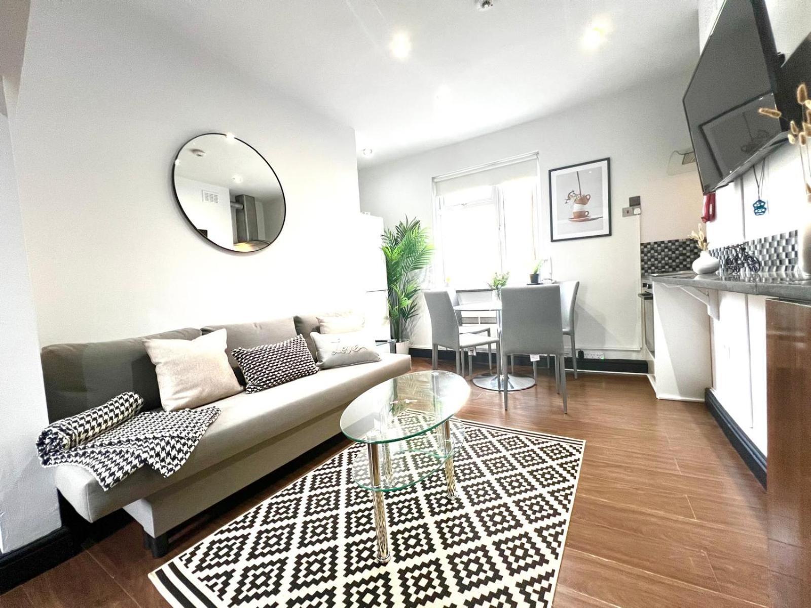 2 Bed Apartment- Camden Town Lejlighed London