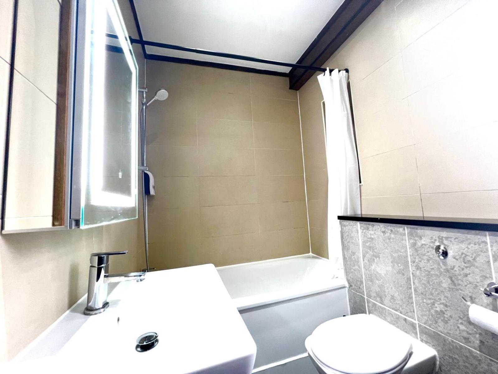 2 Bed Apartment- Camden Town Lejlighed London