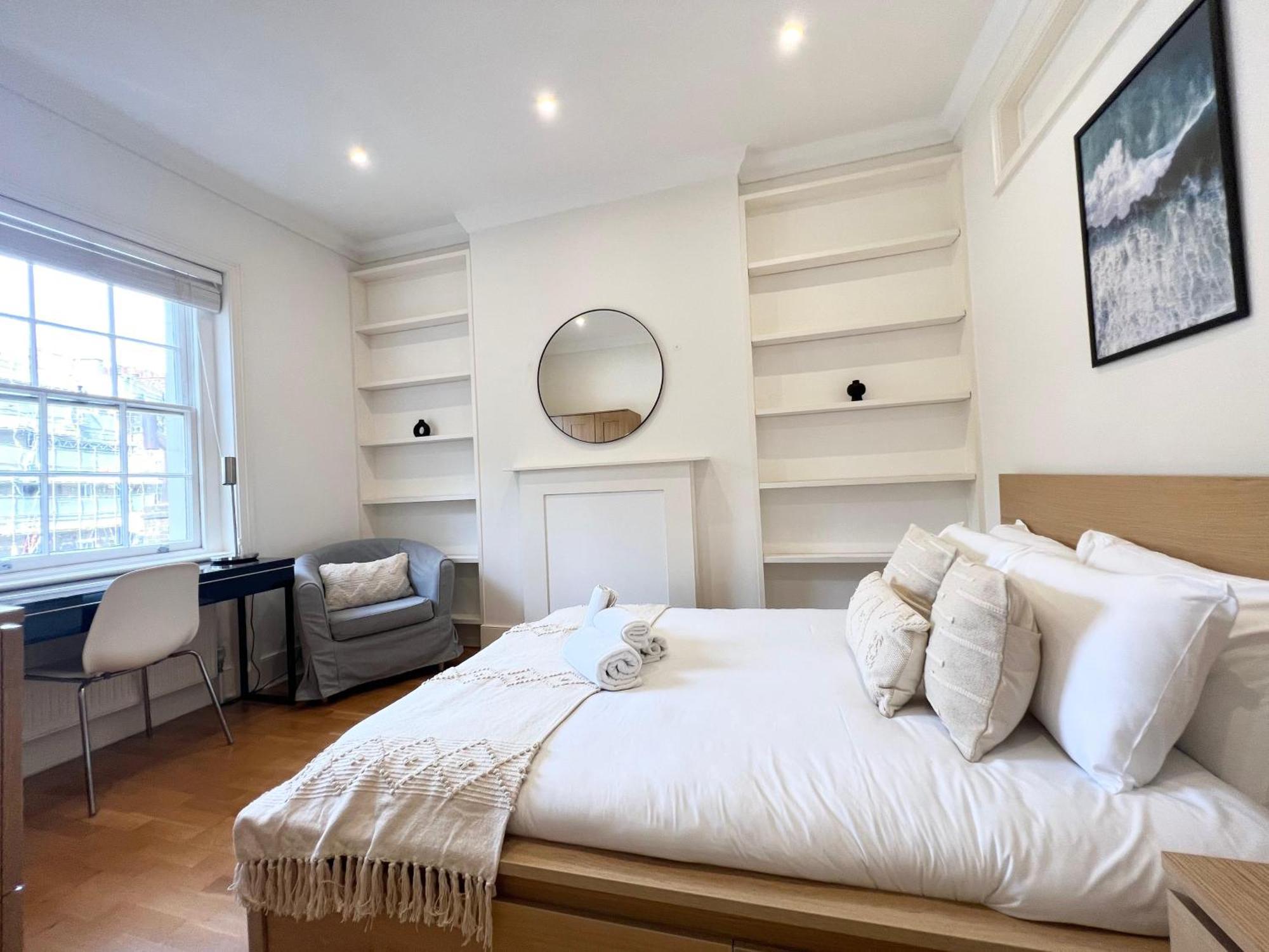 Large 3 Bed 3 Bath Apartment- * Londra