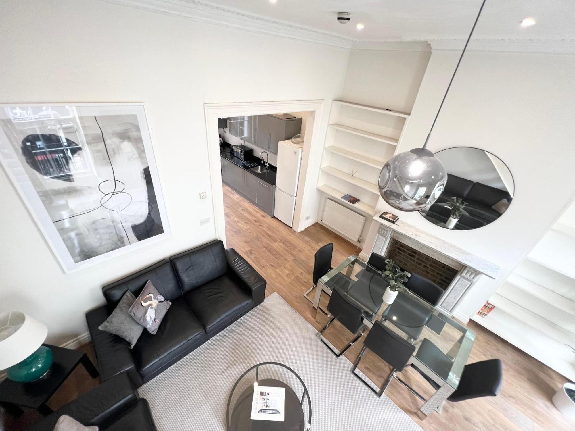 Large 3 Bed 3 Bath Apartment- Appartamento