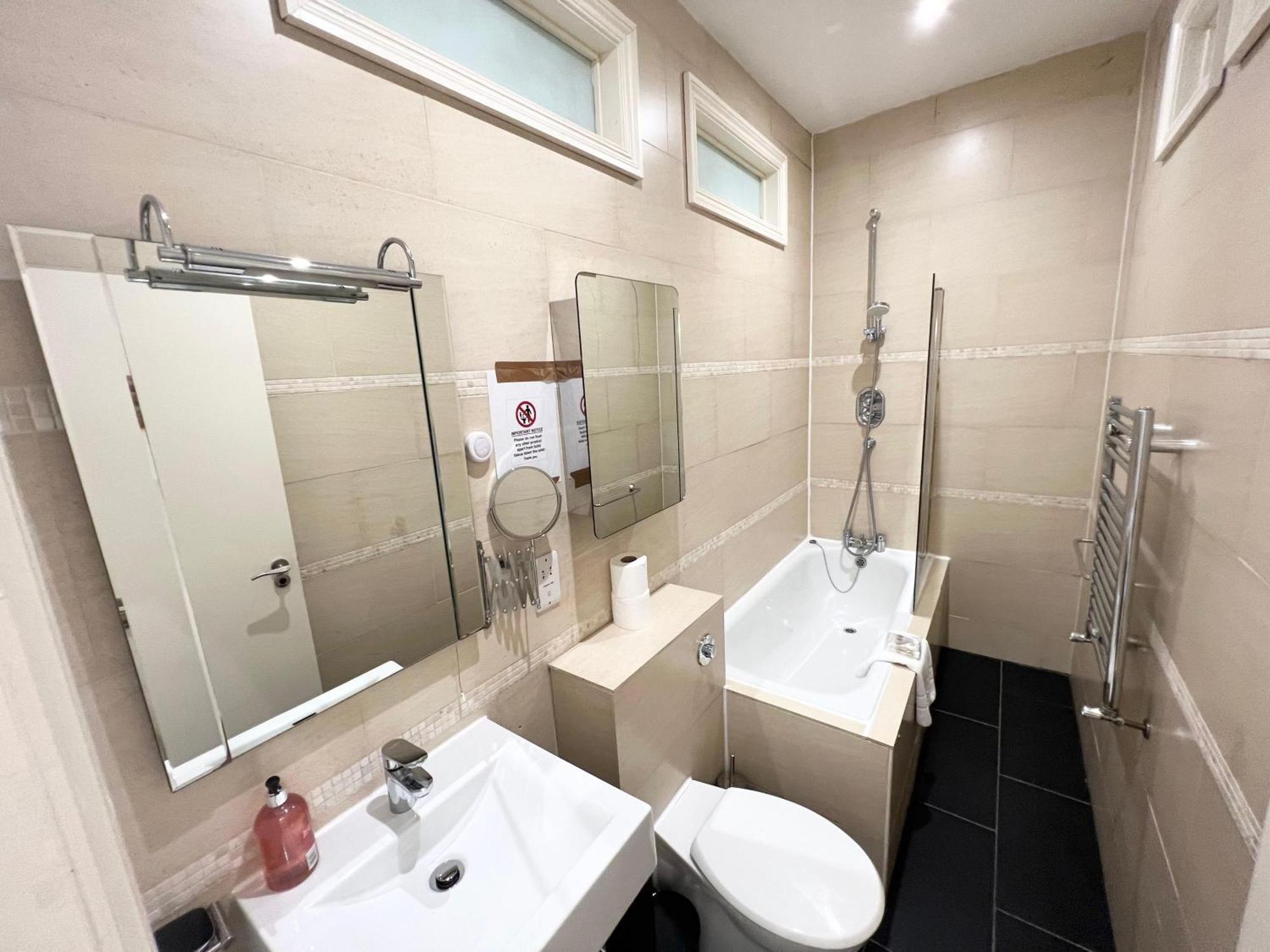 Appartamento Large 3 Bed 3 Bath Apartment- *