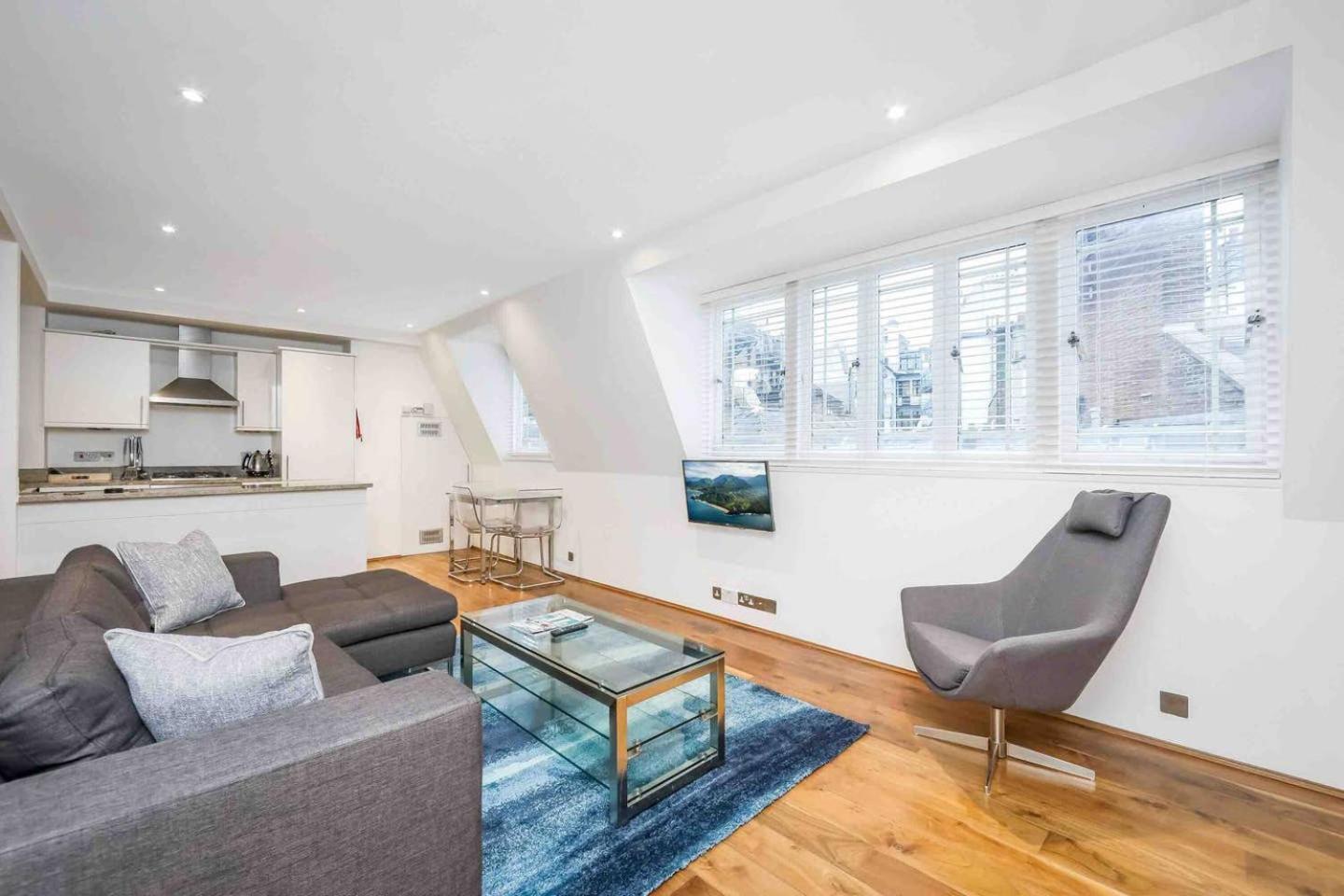2 Bed By Oxford Circus And Regent Street! Lägenhet *