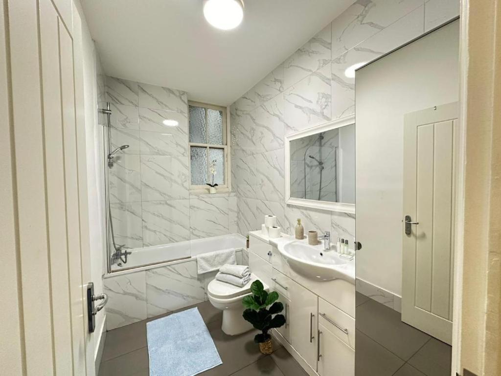 Luxury Family Near Oxford Street Leilighet London
