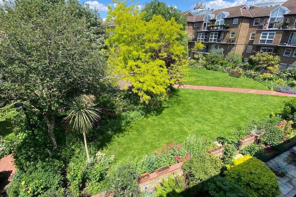 Bright & Smart 2 King-sized Bedroom Haven By The Thames & Battersea Park Apartment *