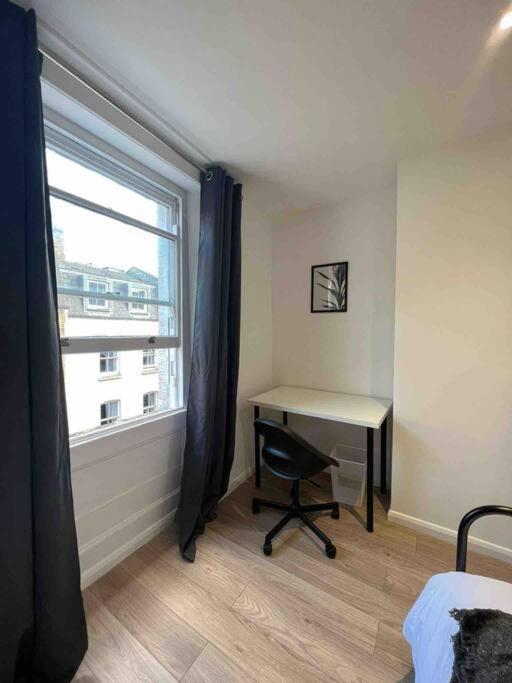 Explore From The Heart Of Soho Apartment