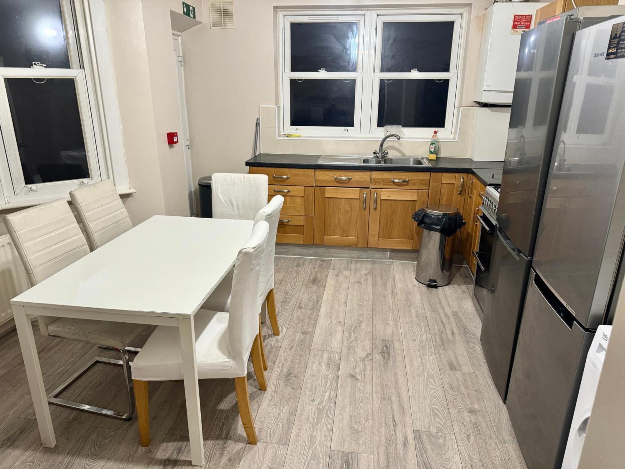 Modern En-suite By Finsbury Park Station 8 Mins To King's Cross By Tube Homestay