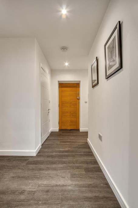 Lejlighed 3-bed, 2-bath Wembley With Free Parking *