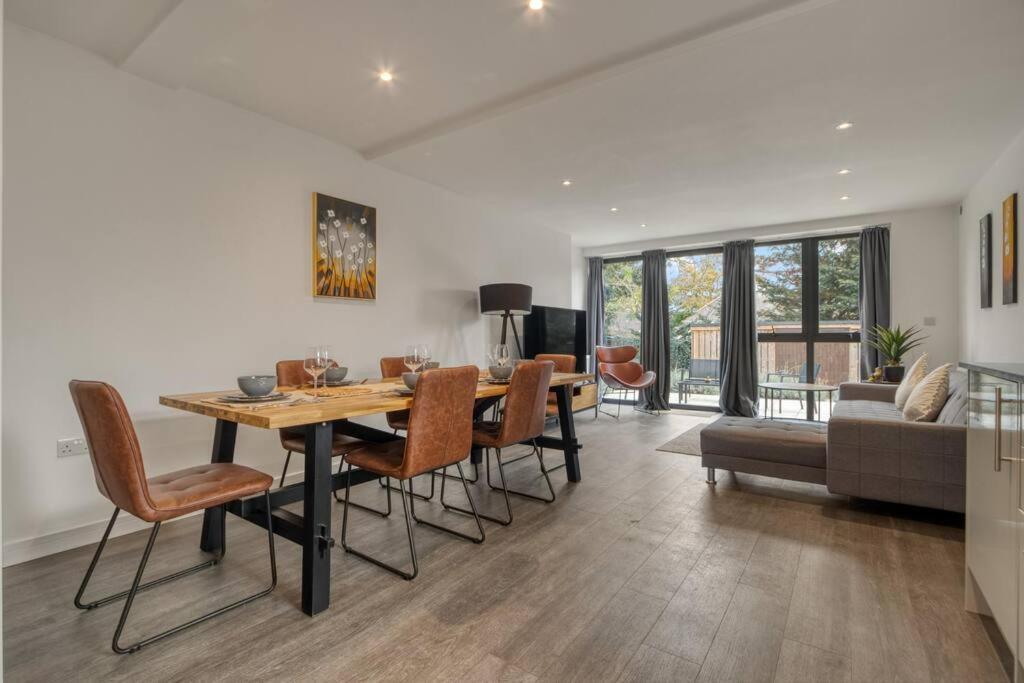 3-bed, 2-bath Wembley With Free Parking Lejlighed London