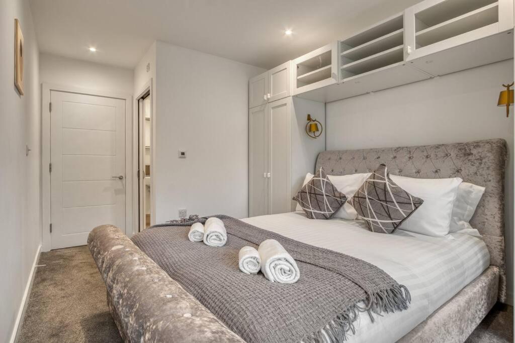 3-bed, 2-bath Wembley With Free Parking Lejlighed