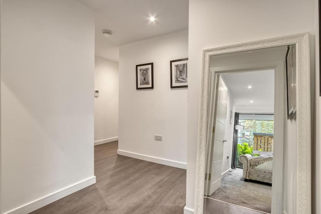 3-bed, 2-bath Wembley With Free Parking Lejlighed