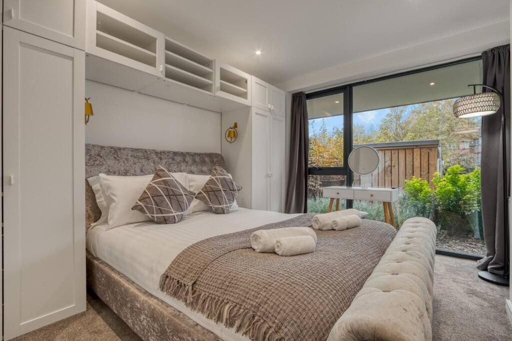 Lejlighed 3-bed, 2-bath Wembley With Free Parking