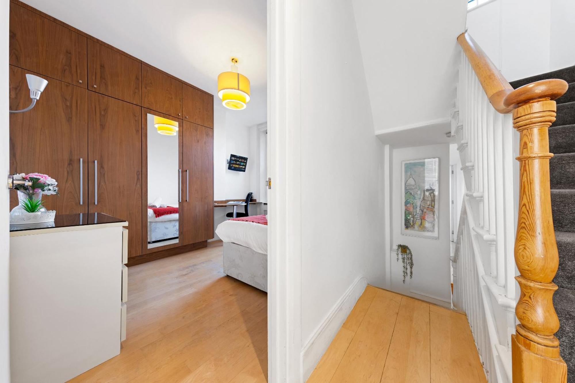 Lägenhet Luxury 4-bedroom Modern Flat In Steps From Station, Sleeps 9 In Style!