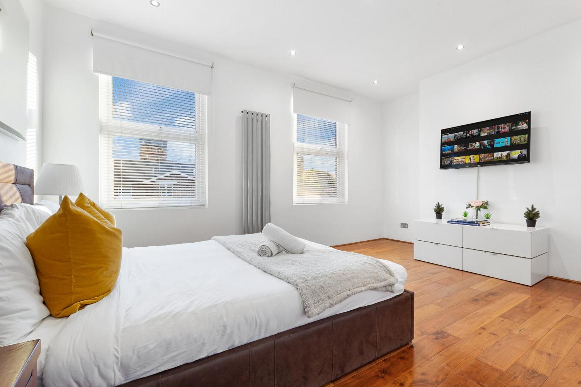 Luxury 4-bedroom Modern Flat In Steps From Station, Sleeps 9 In Style! Lägenhet *