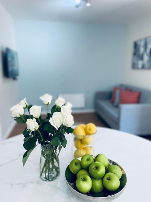 Ivy Two Bedroom & Garden In Temple Fortune * London