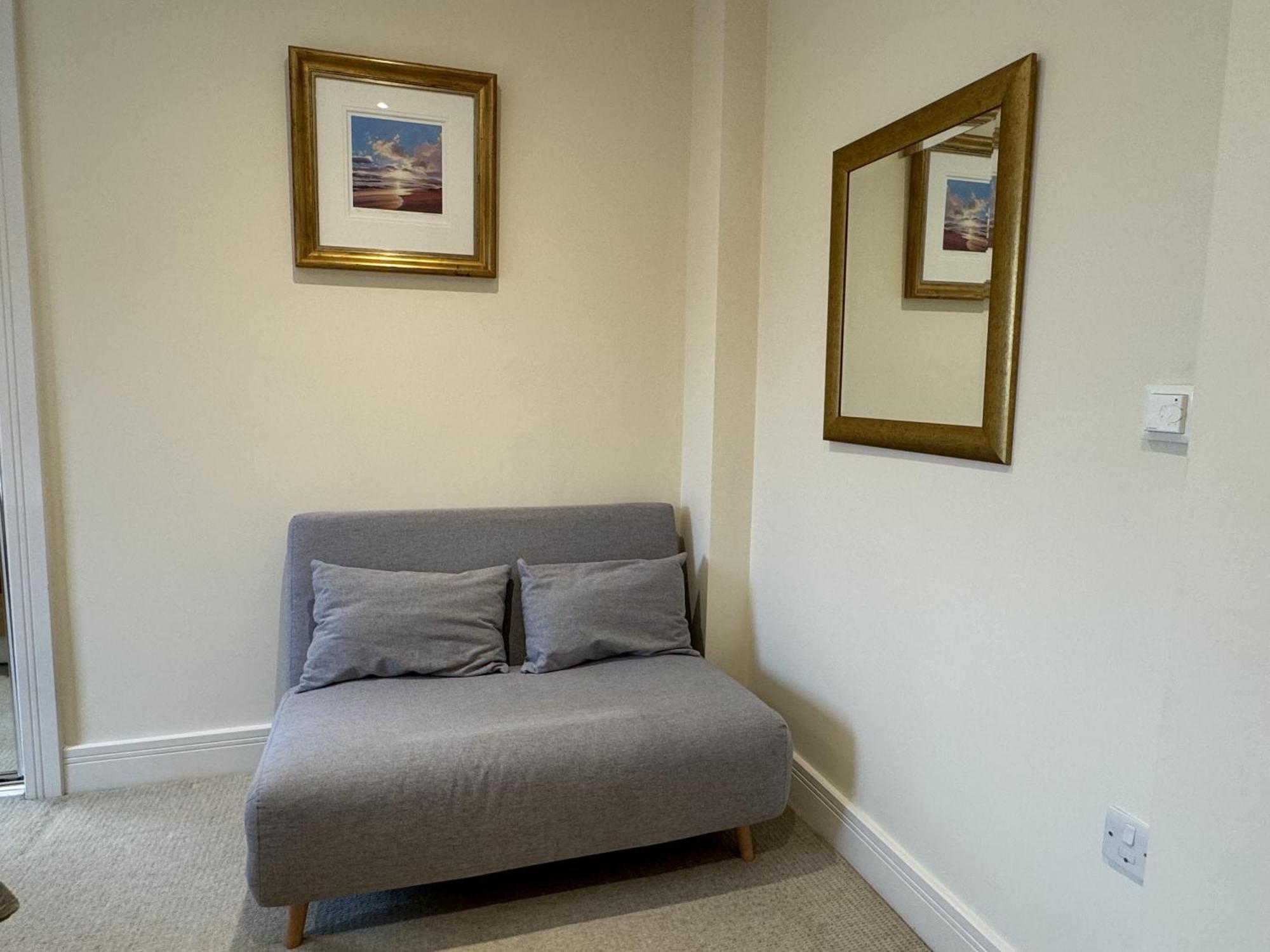 Two Bed Flat In Wimbledon London