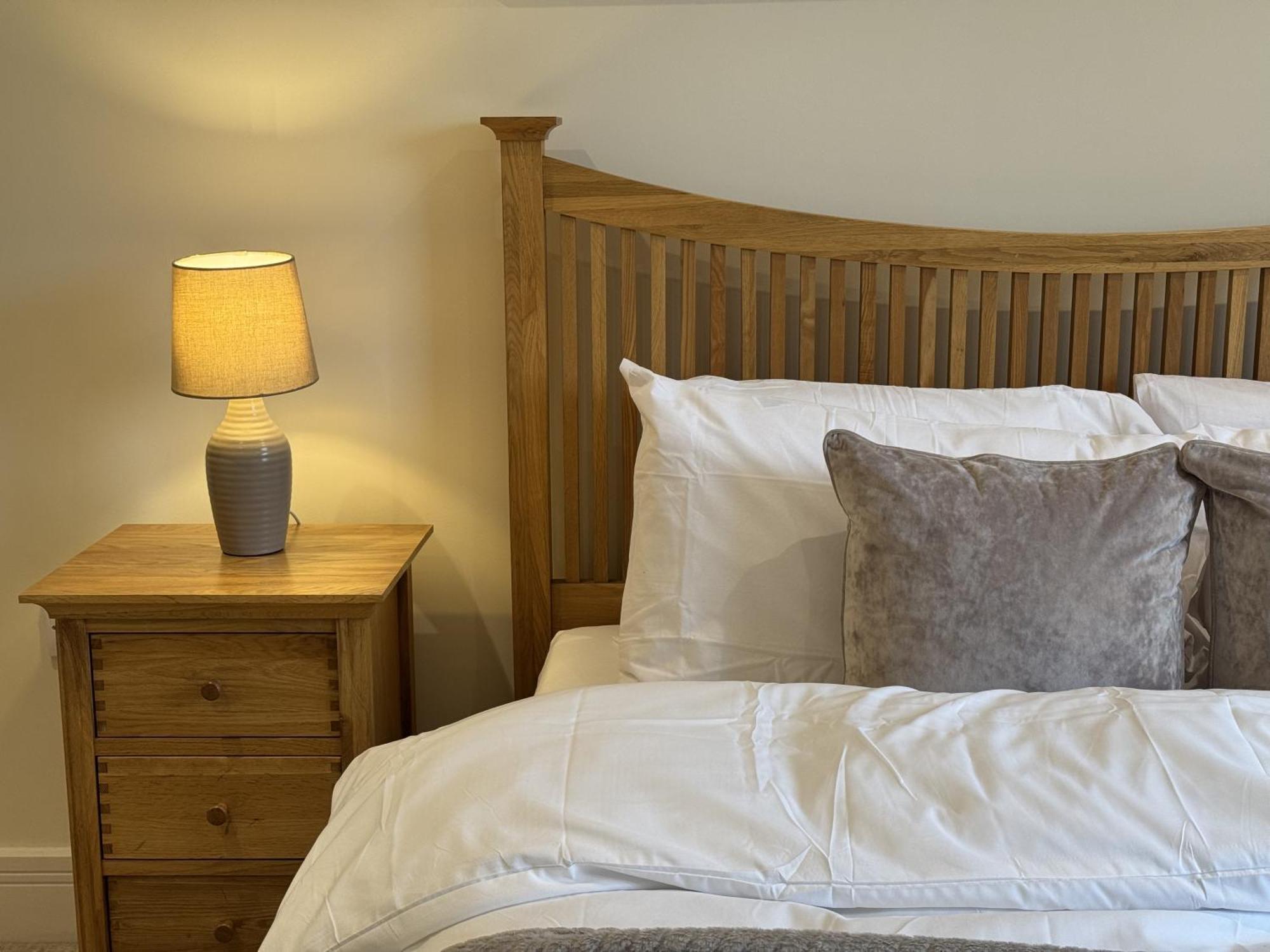 Two Bed Flat In Wimbledon *
