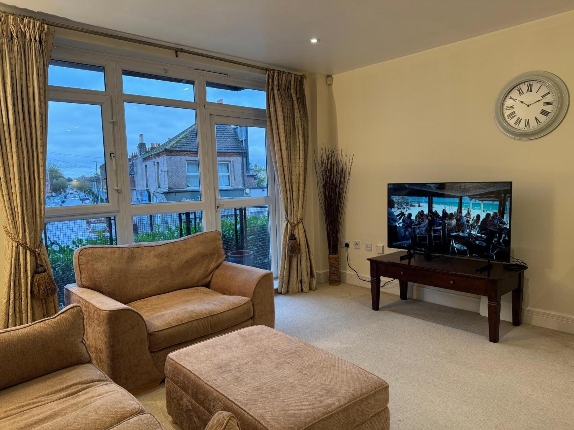 Apartment Two Bed Flat In Wimbledon