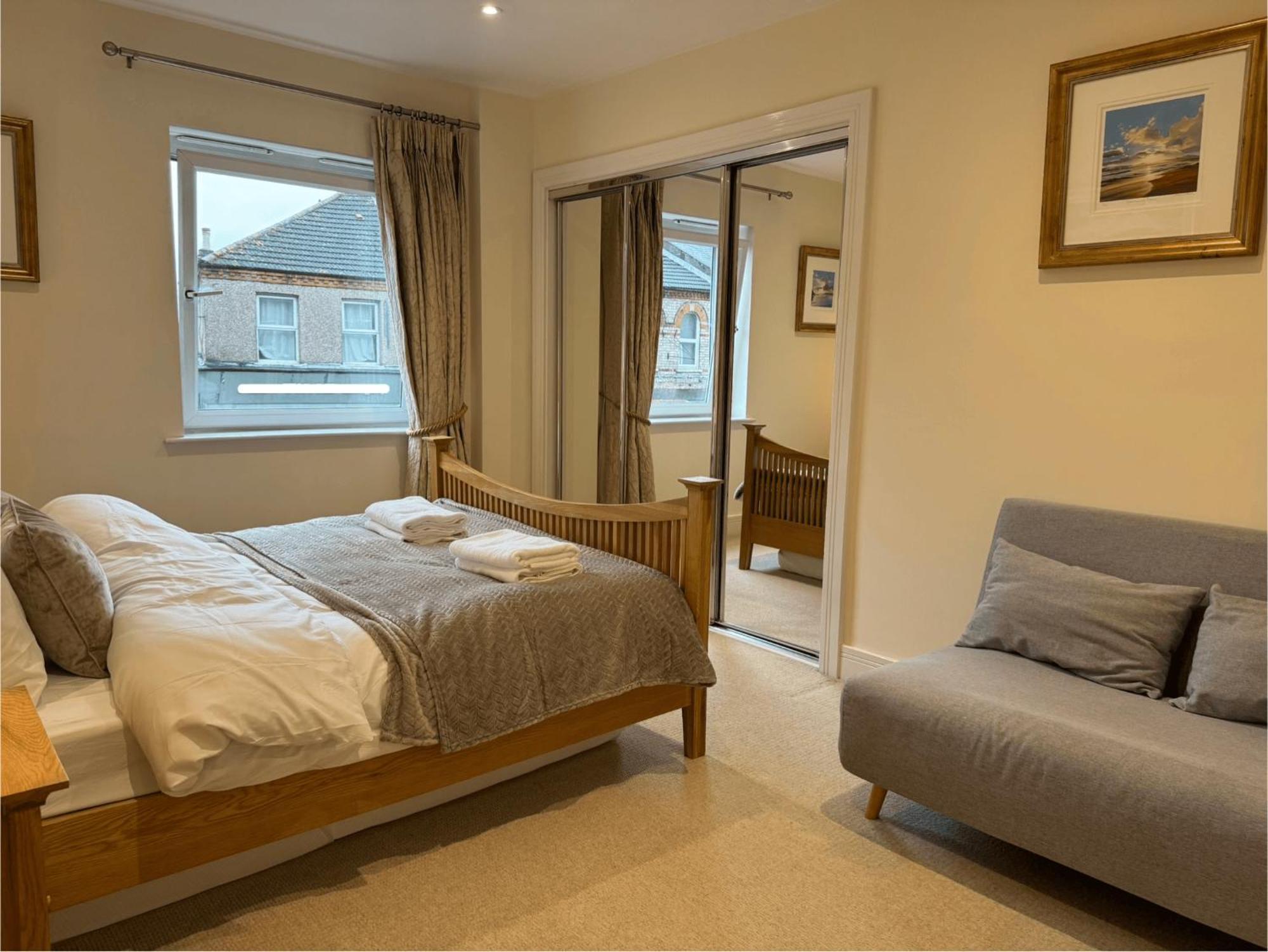 Apartment Two Bed Flat In Wimbledon *
