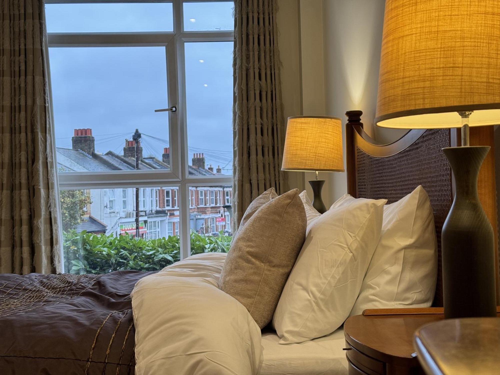 Apartment Two Bed Flat In Wimbledon